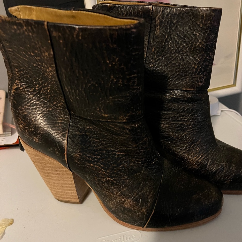 Good condition boots